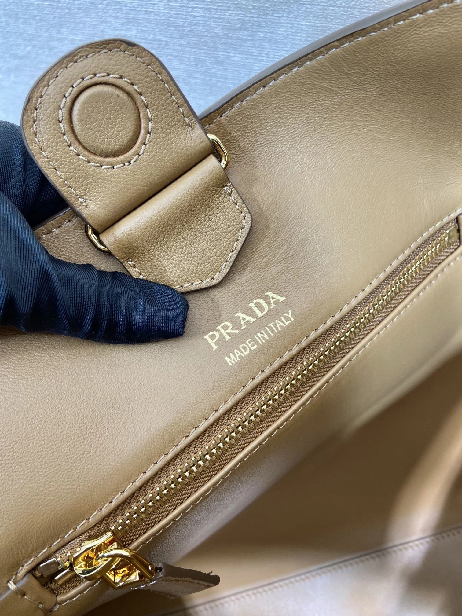 Prada Shopping Bags 4099A-0015