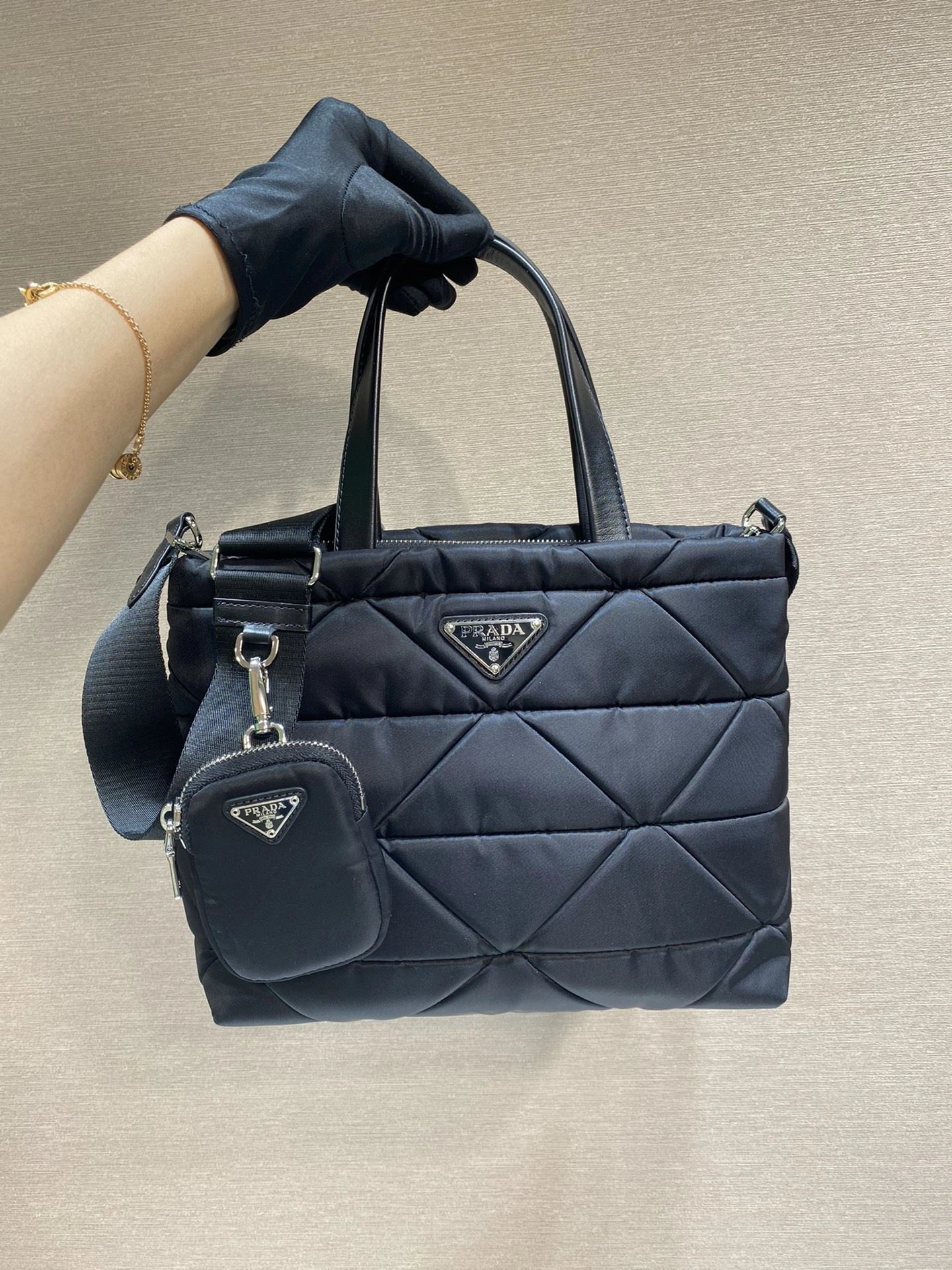 Prada Shopping Bags 4099A-0025