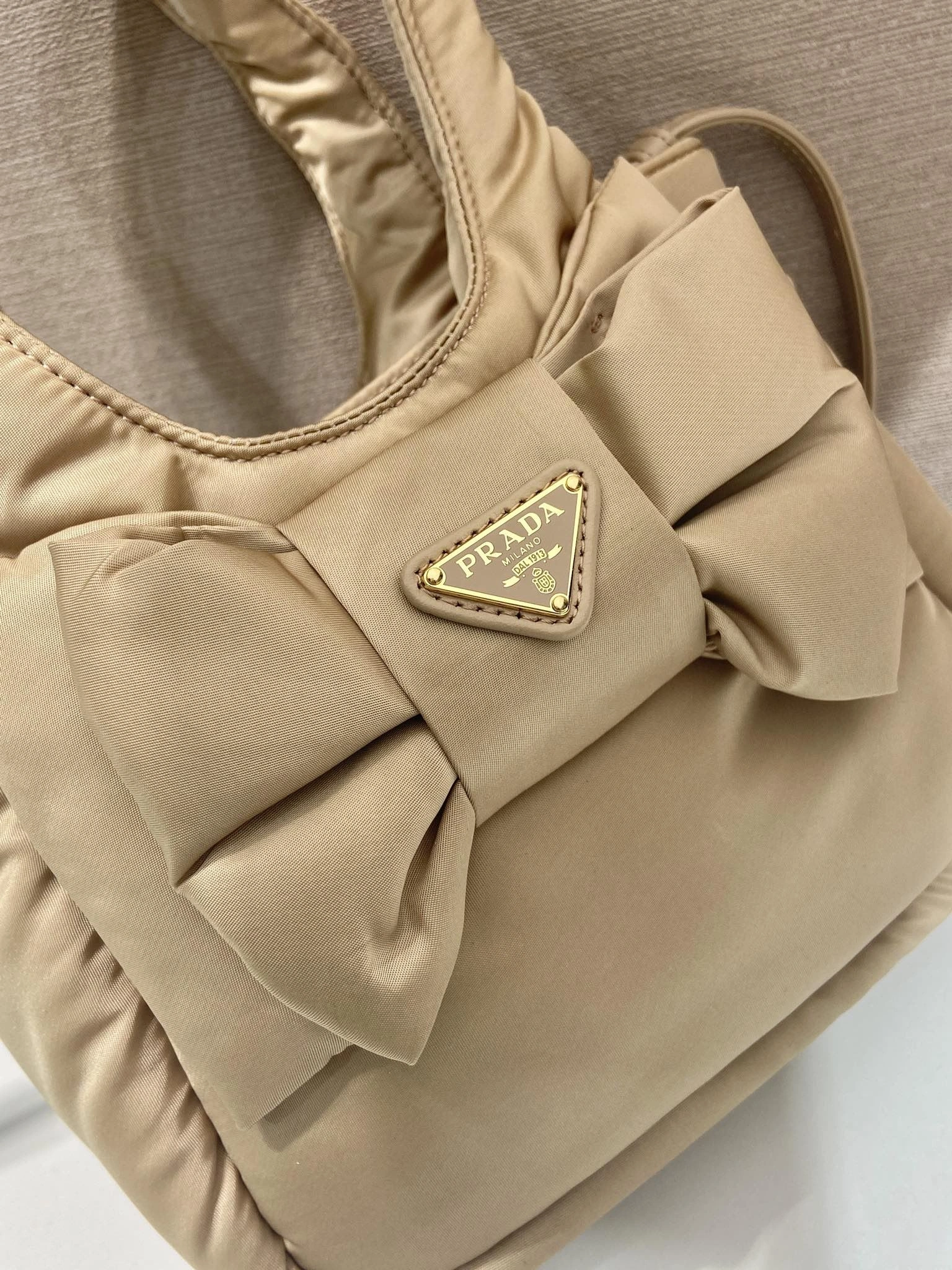 Prada Top Handle Bags 4099A-0100