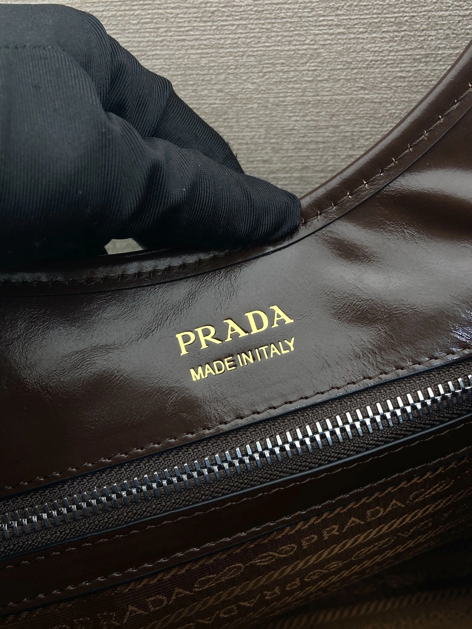 Prada Top Handle Bags 4099A-0101