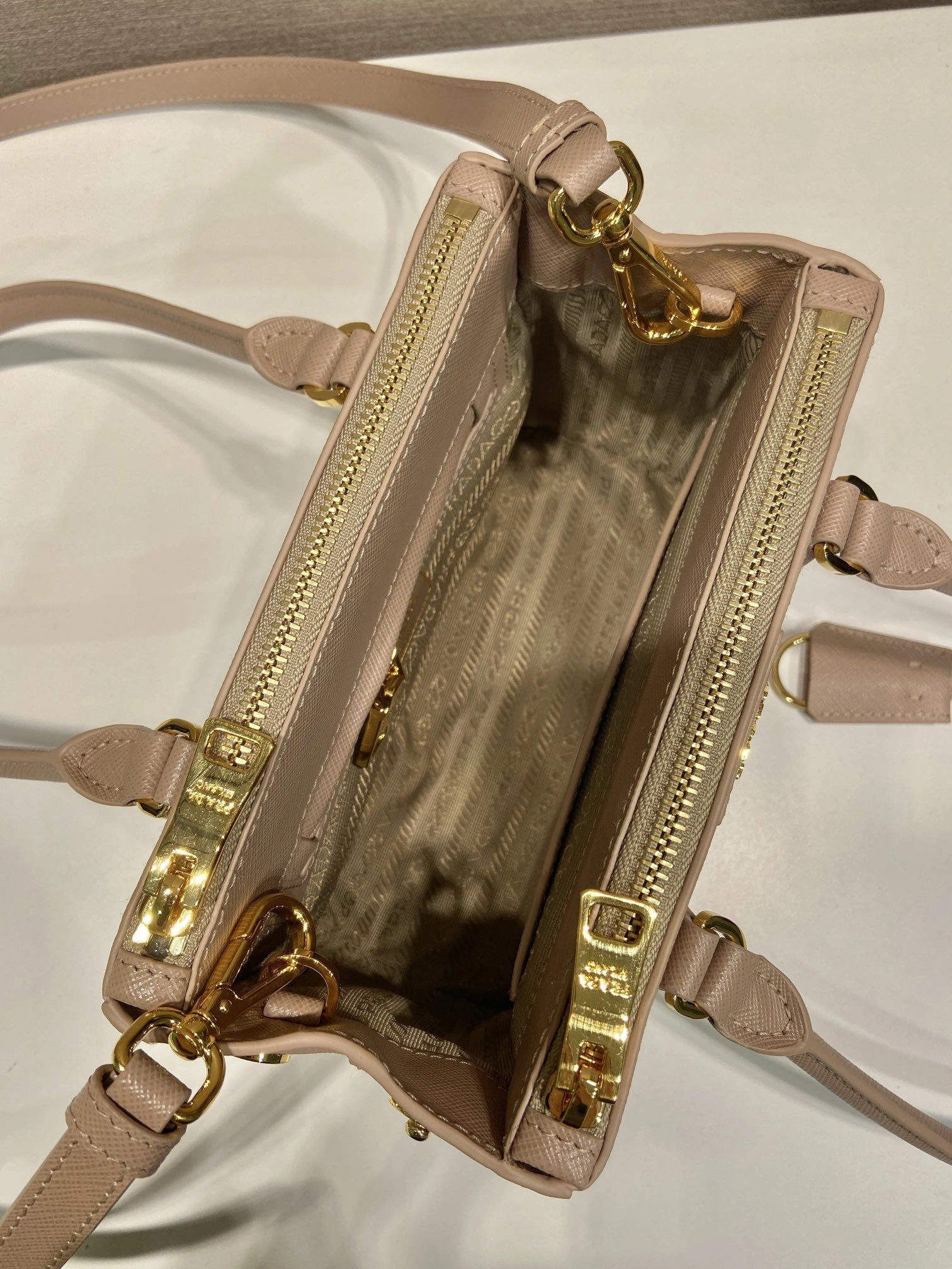 Prada Top Handle Bags 4099A-0114