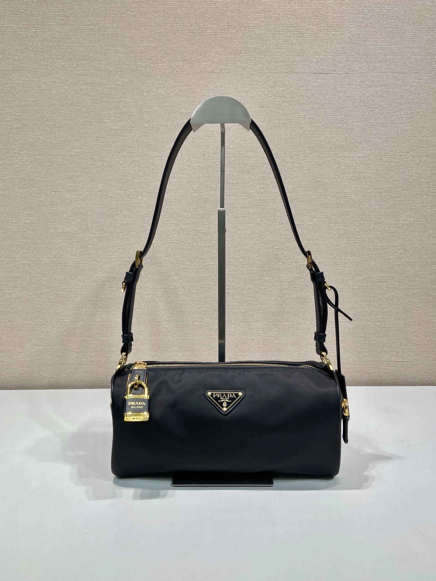 Prada Round Bags 4099A-0198