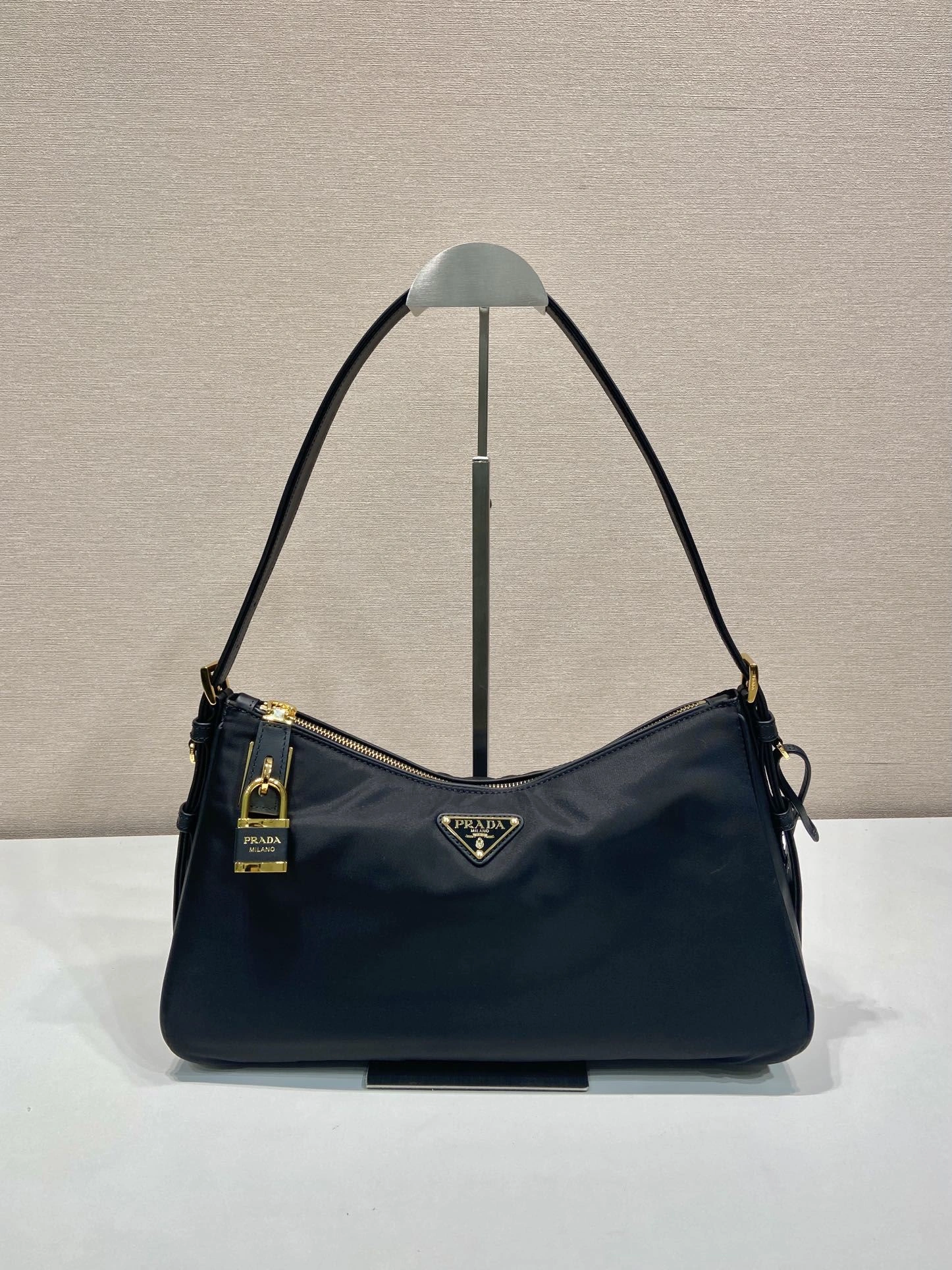 Prada Top Handle Bags 4099A-0199
