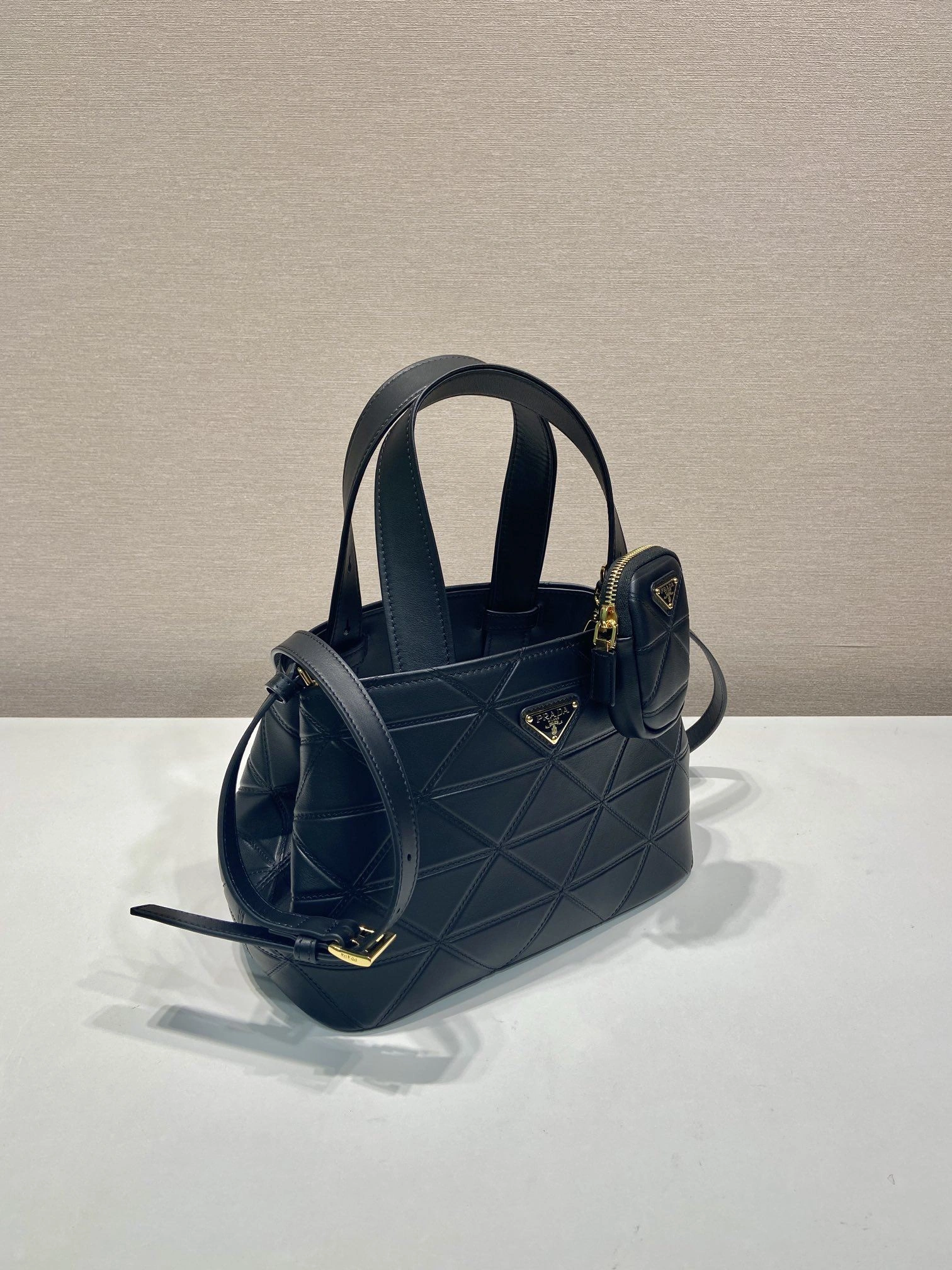Prada Top Handle Bags 4099A-0203