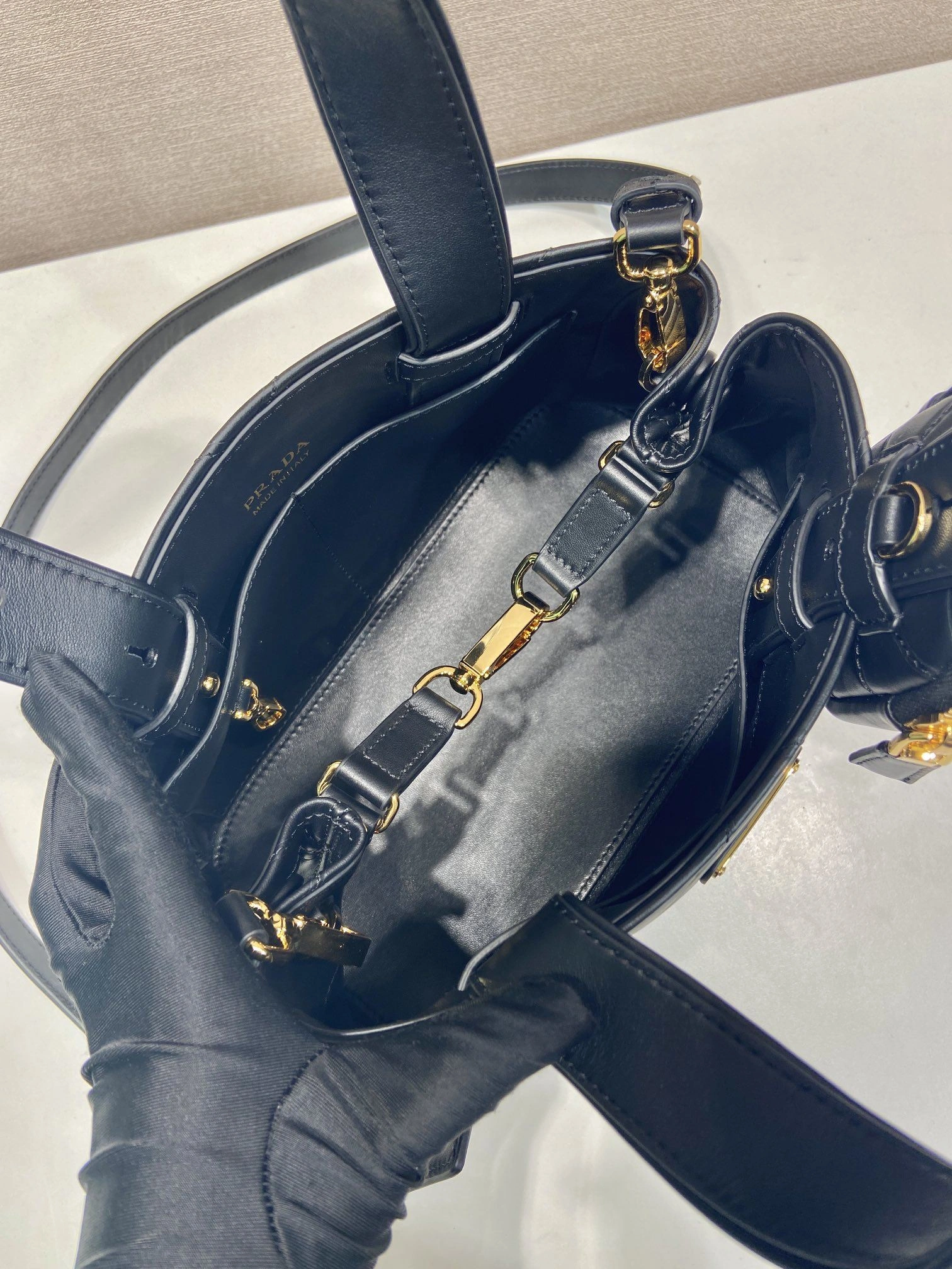 Prada Top Handle Bags 4099A-0203