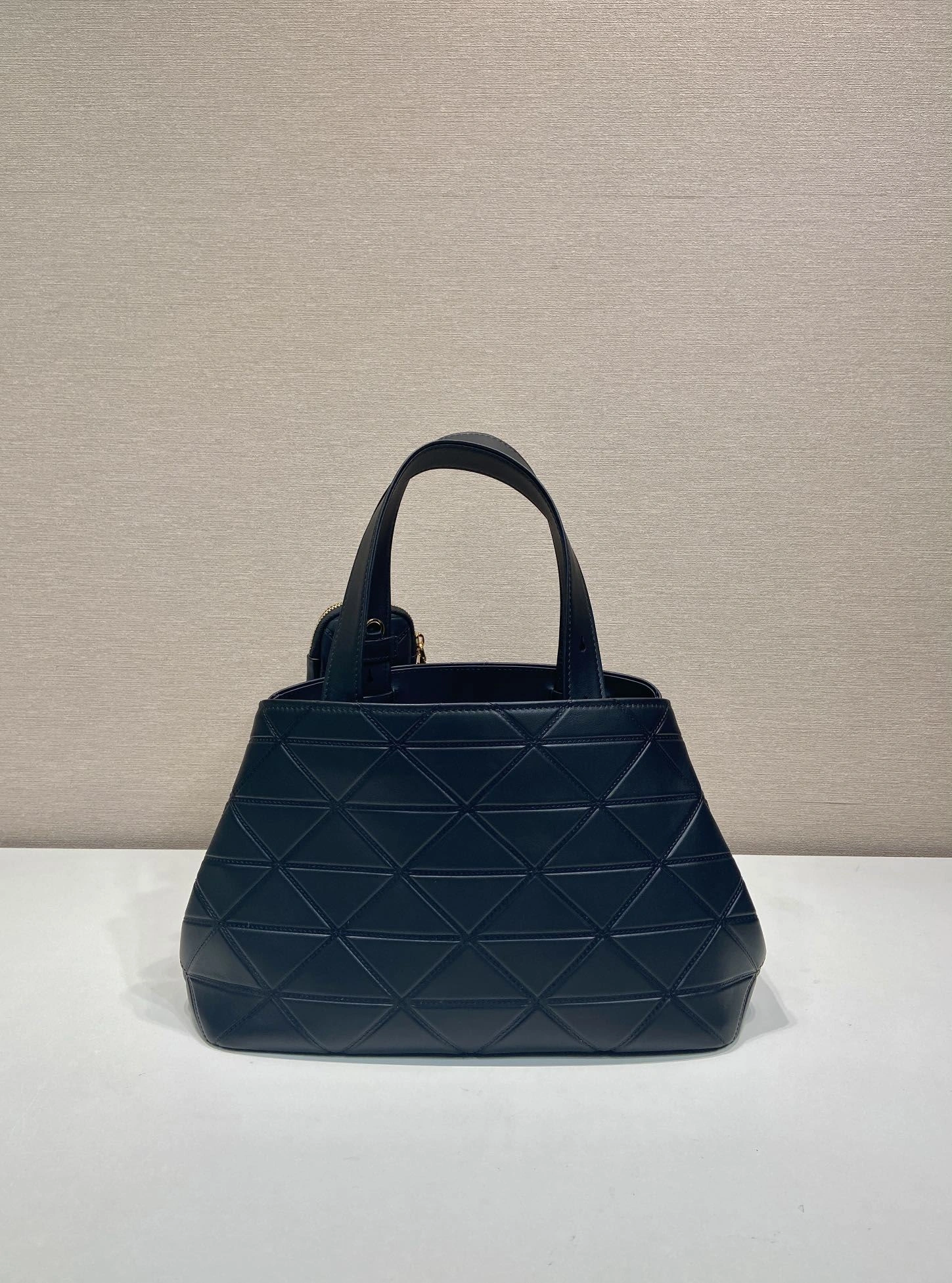 Prada Top Handle Bags 4099A-0204