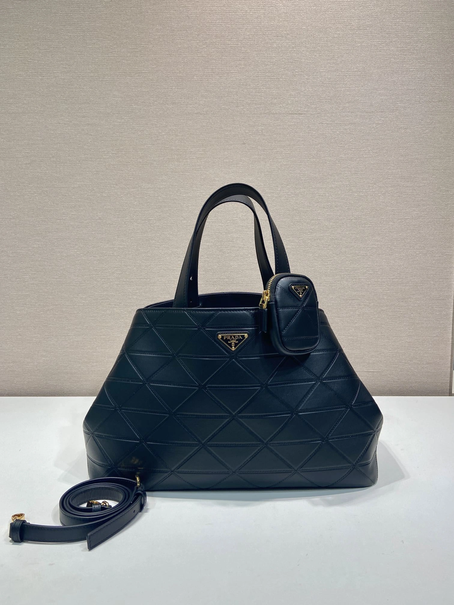 Prada Top Handle Bags 4099A-0205