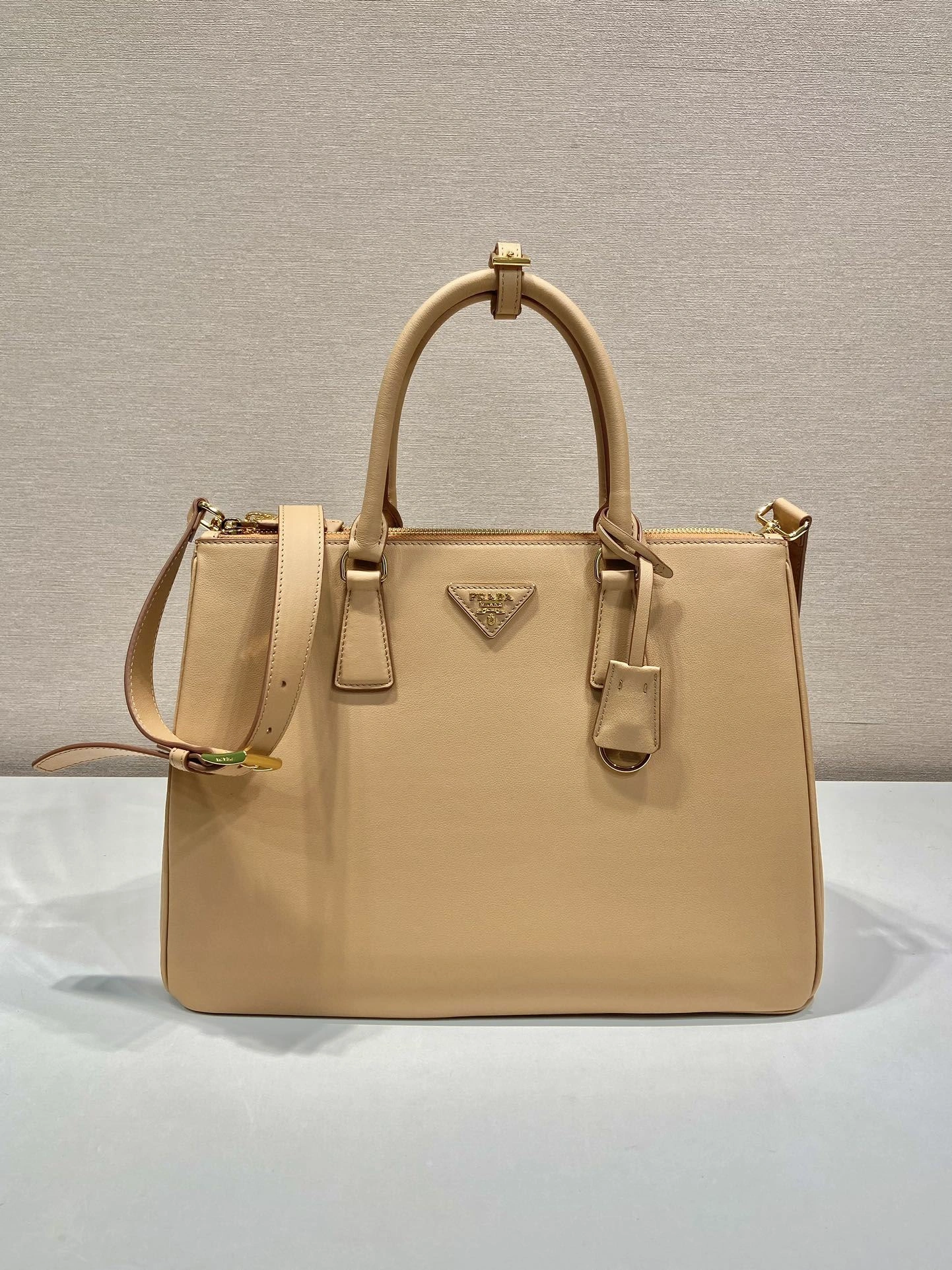 Prada Top Handle Bags 4099A-0212