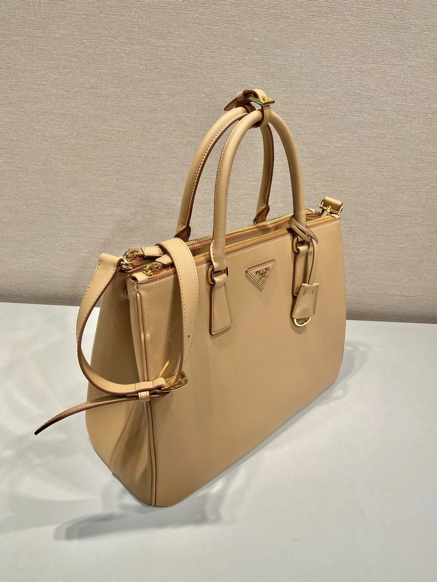 Prada Top Handle Bags 4099A-0212