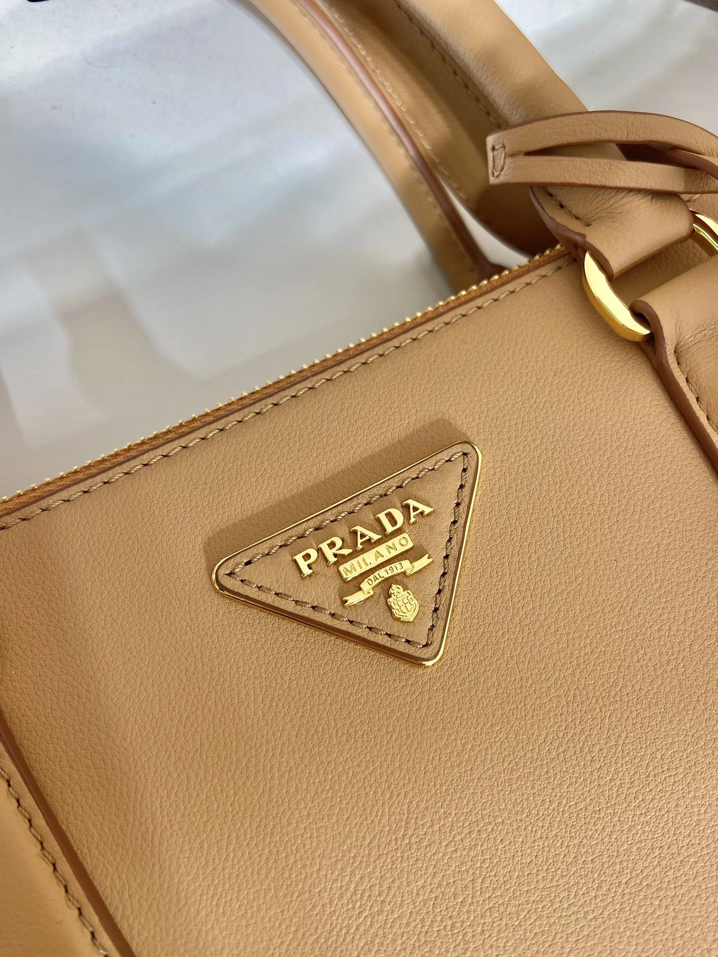 Prada Top Handle Bags 4099A-0212