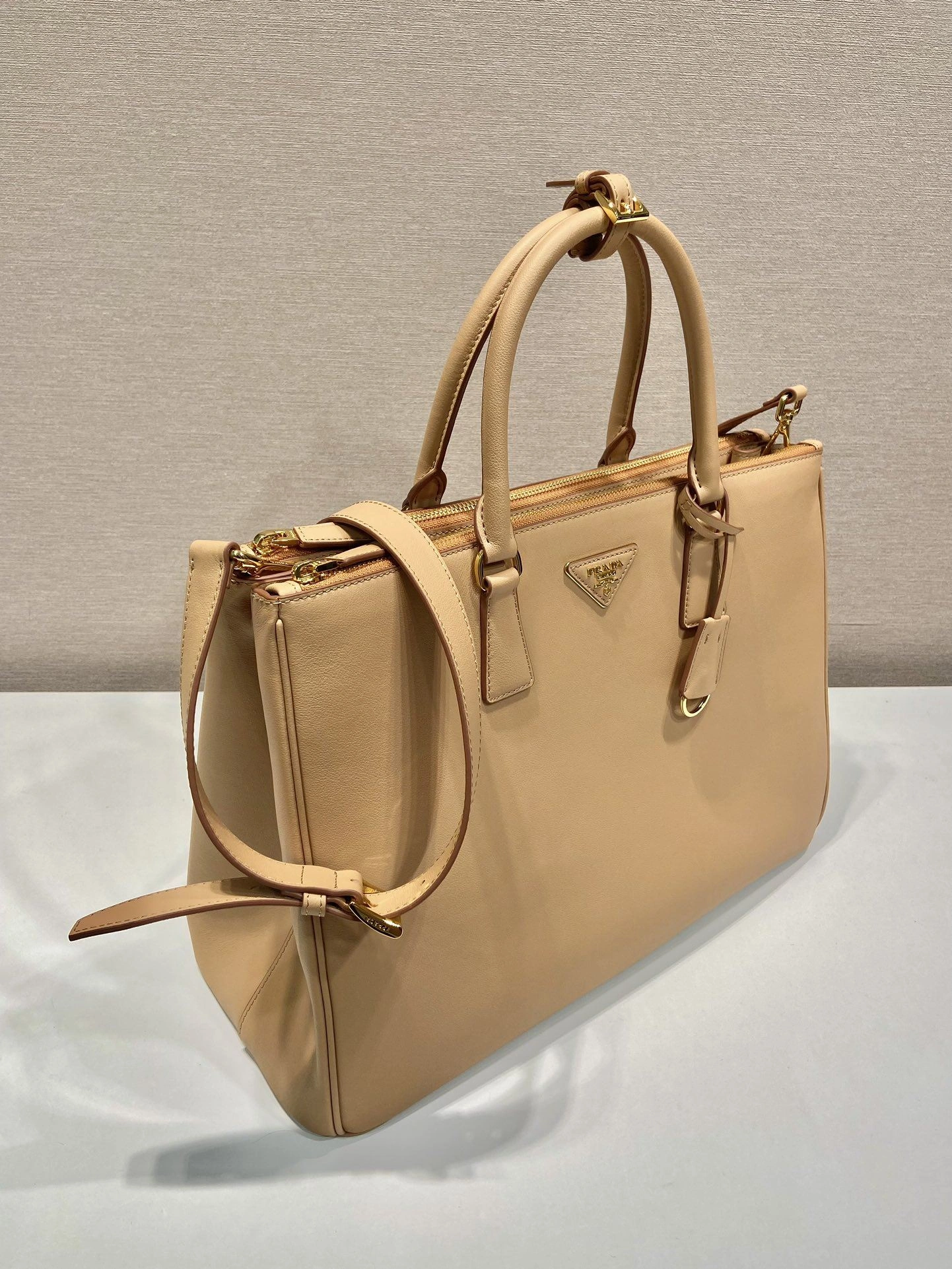 Prada Top Handle Bags 4099A-0213