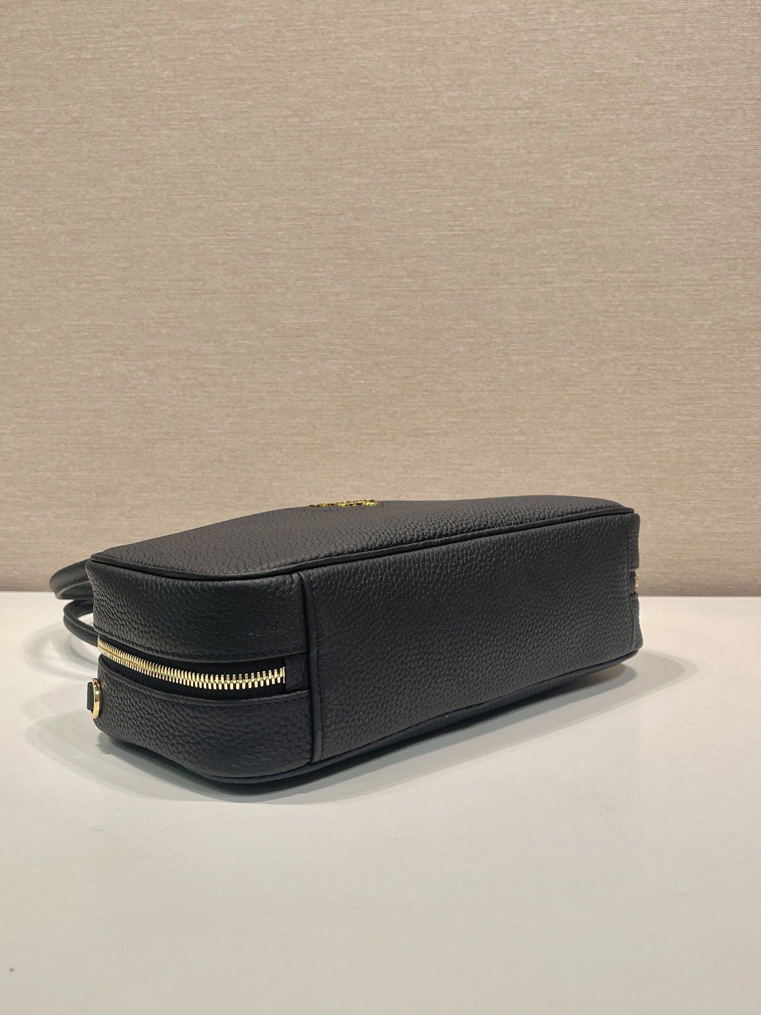 Prada Top Handle Bags 4099A-0231