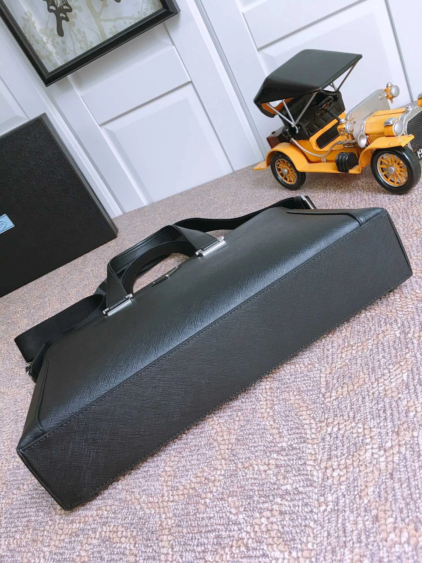 Prada Briefcase 4099A-0252