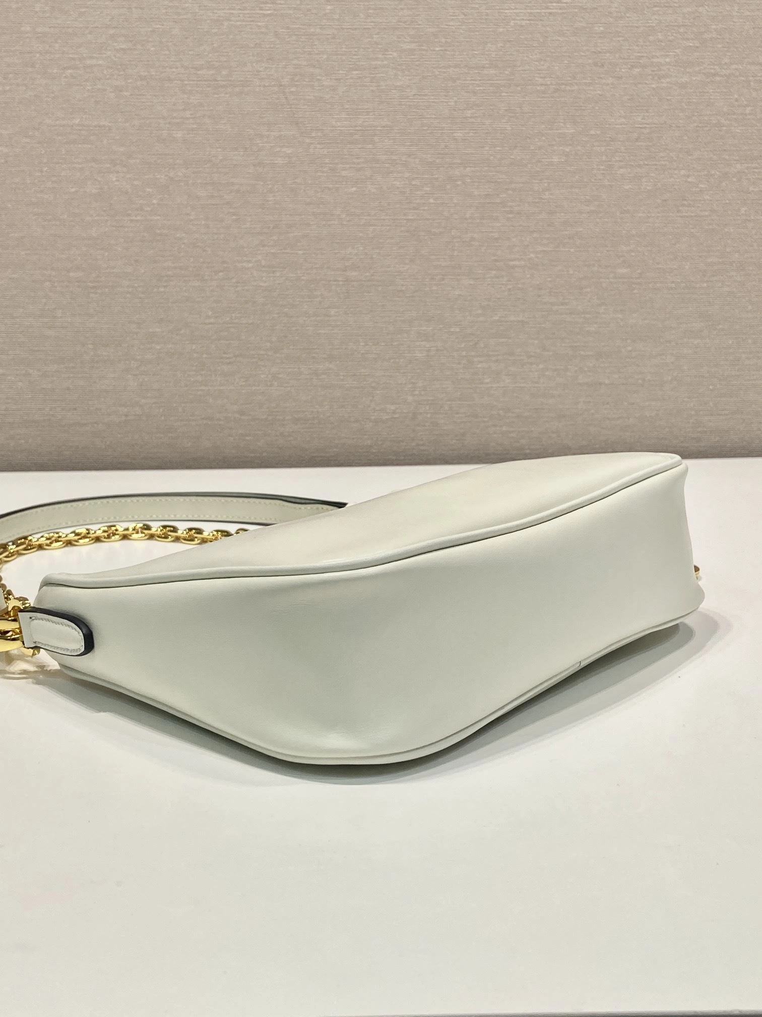 Prada Top Handle Bags 4099A-0301