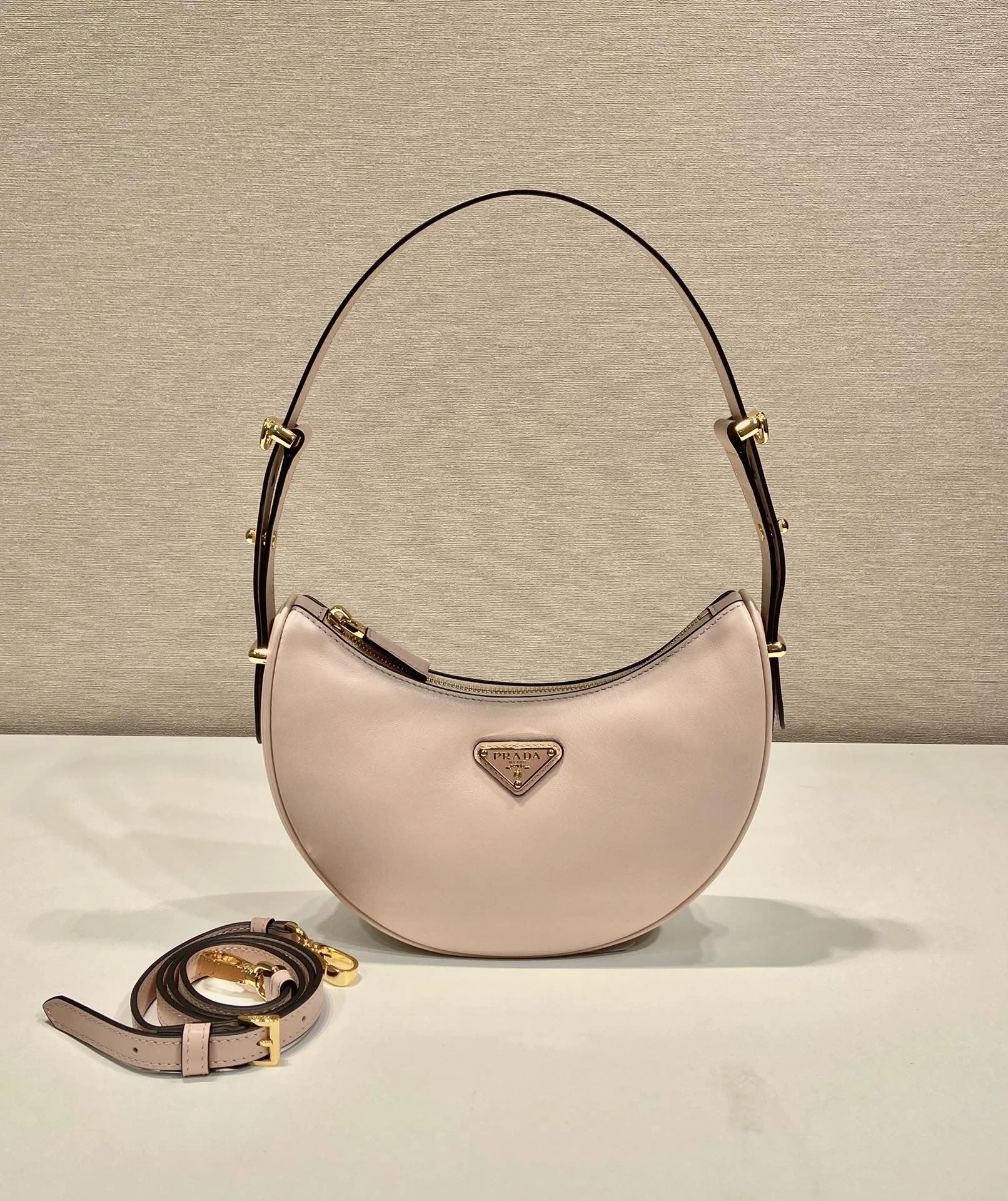 Prada Top Handle Bags 4099A-0337