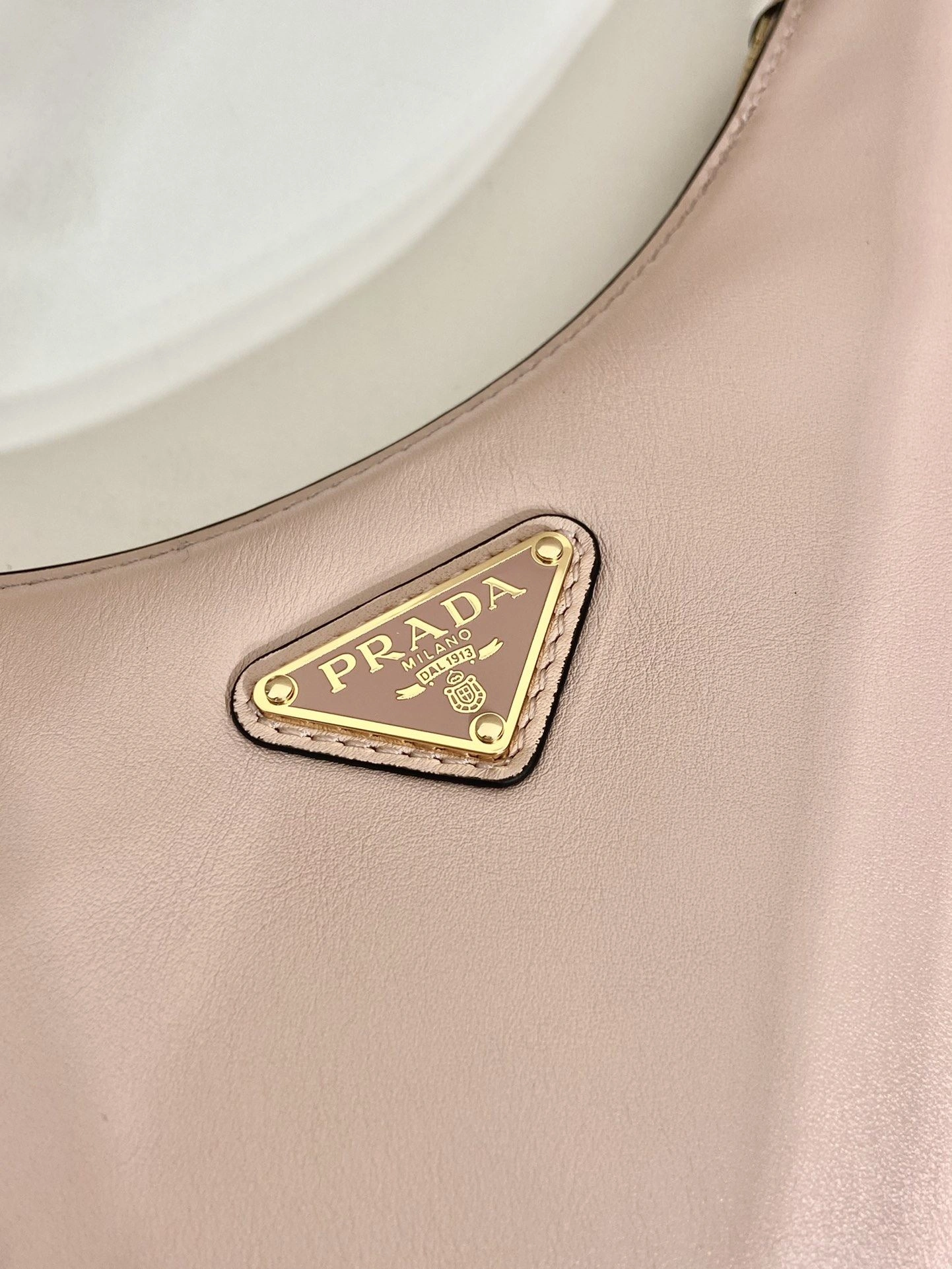 Prada Top Handle Bags 4099A-0337