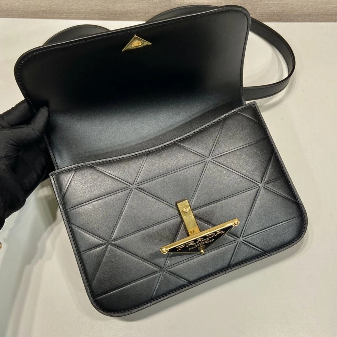 Prada Top Handle Bags 4099A-0360