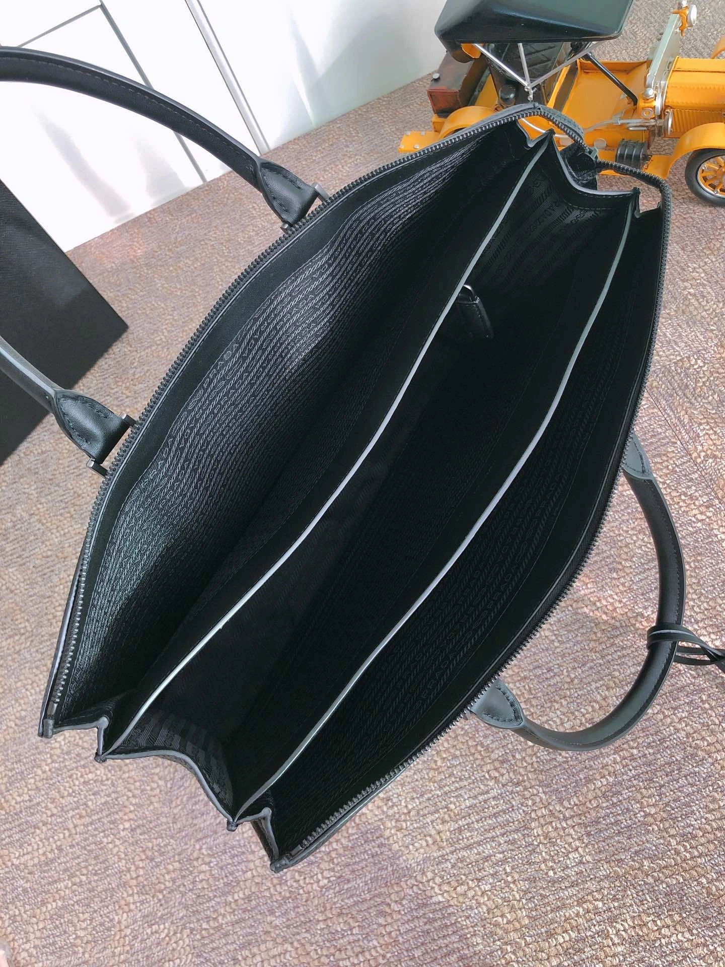 Prada Briefcase 4099A-0385