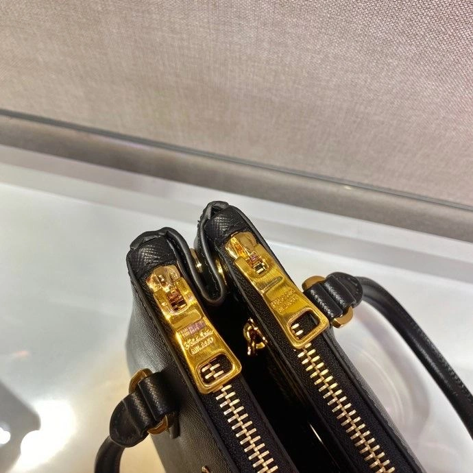 Prada Top Handle Bags 4099A-0398