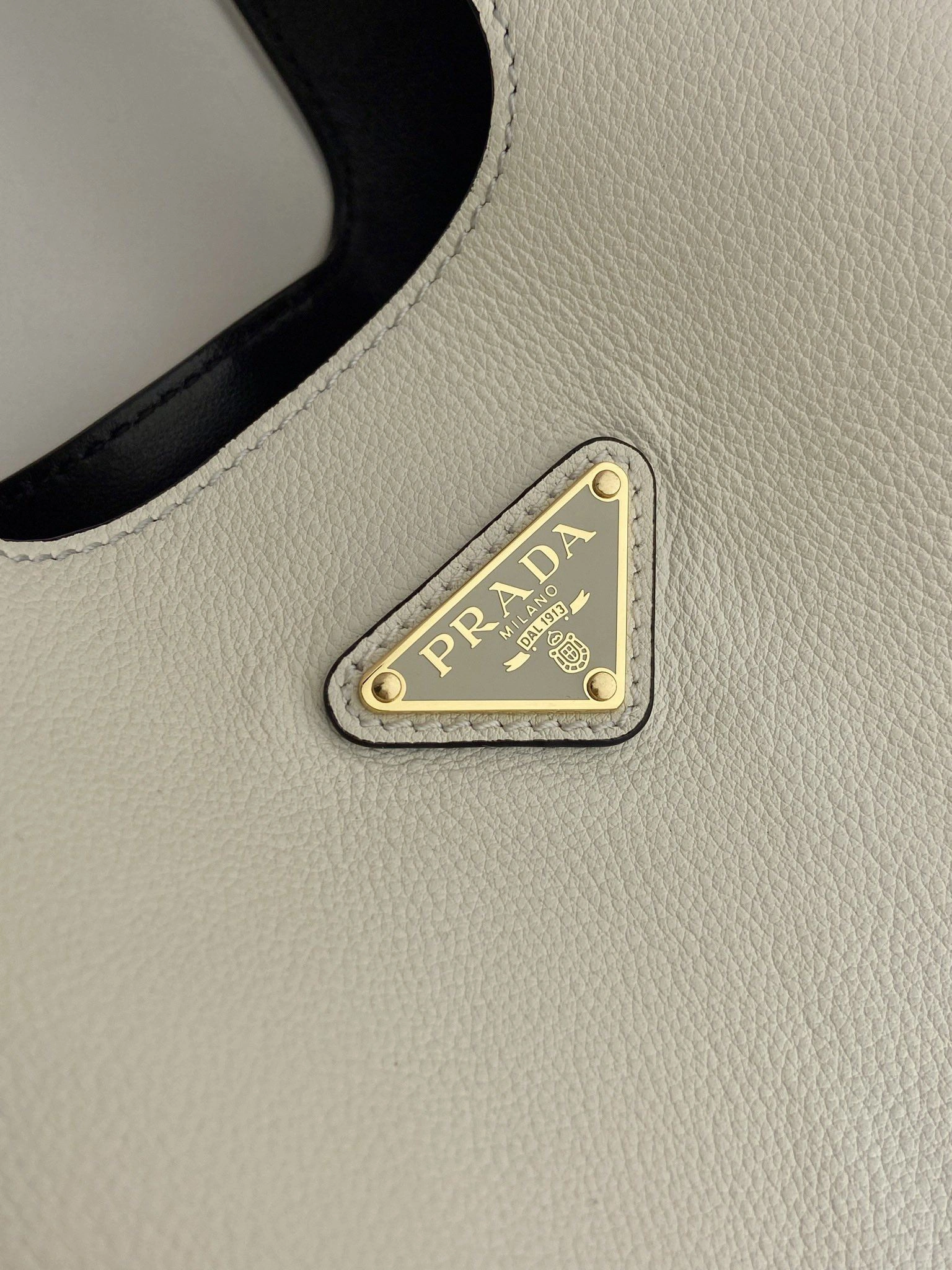 Prada Bucket Bags 4099A-0448