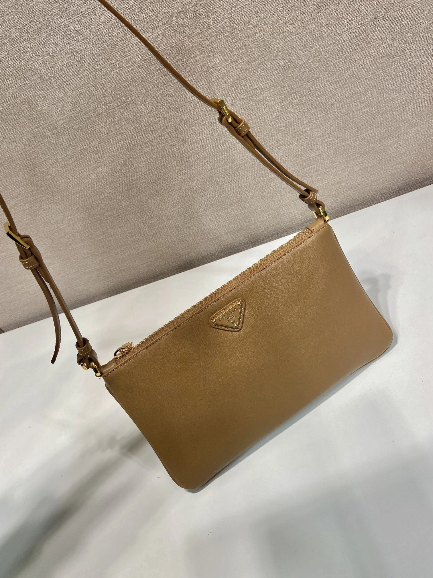 Prada Top Handle Bags 4099A-0450