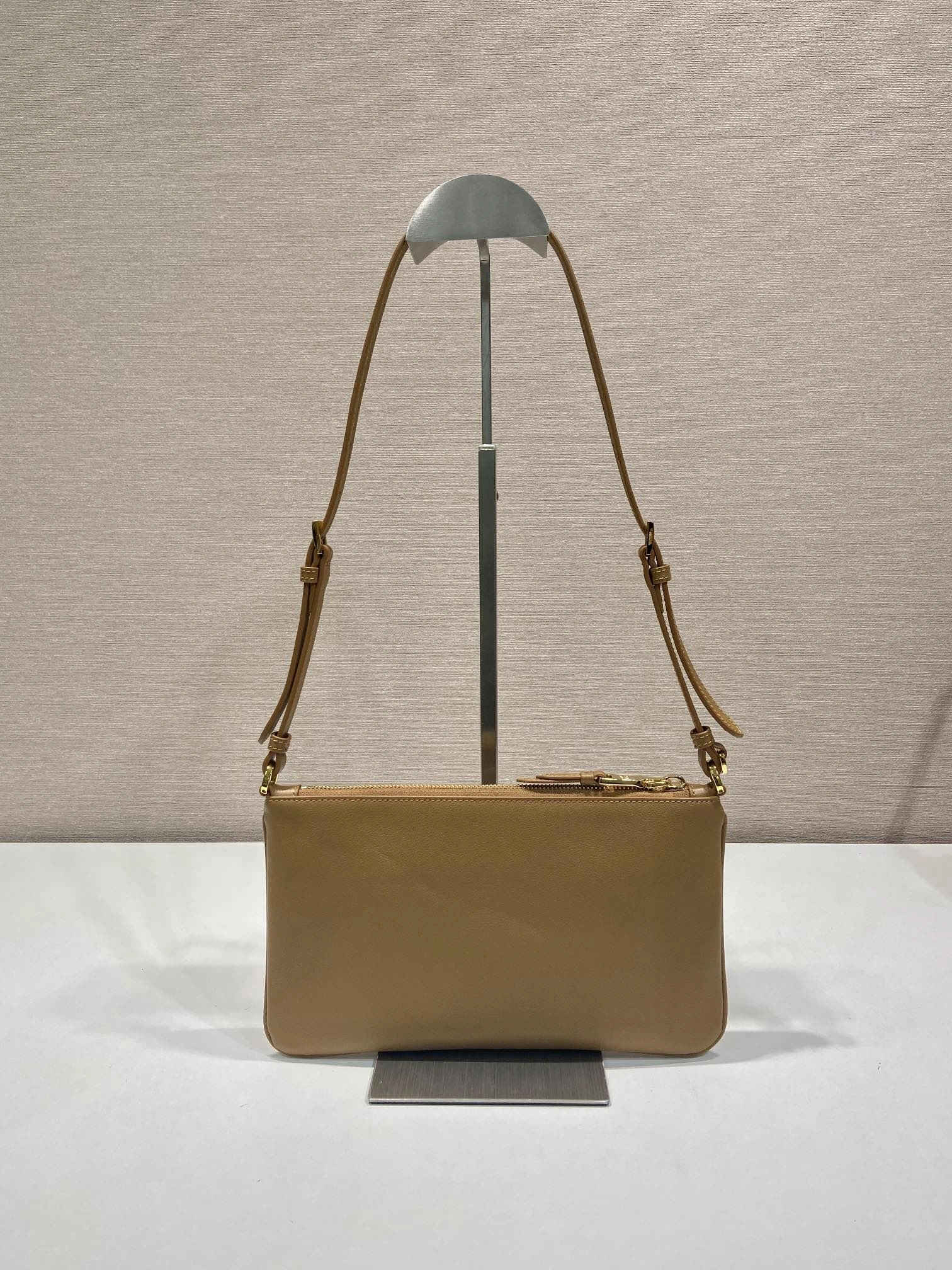 Prada Top Handle Bags 4099A-0450