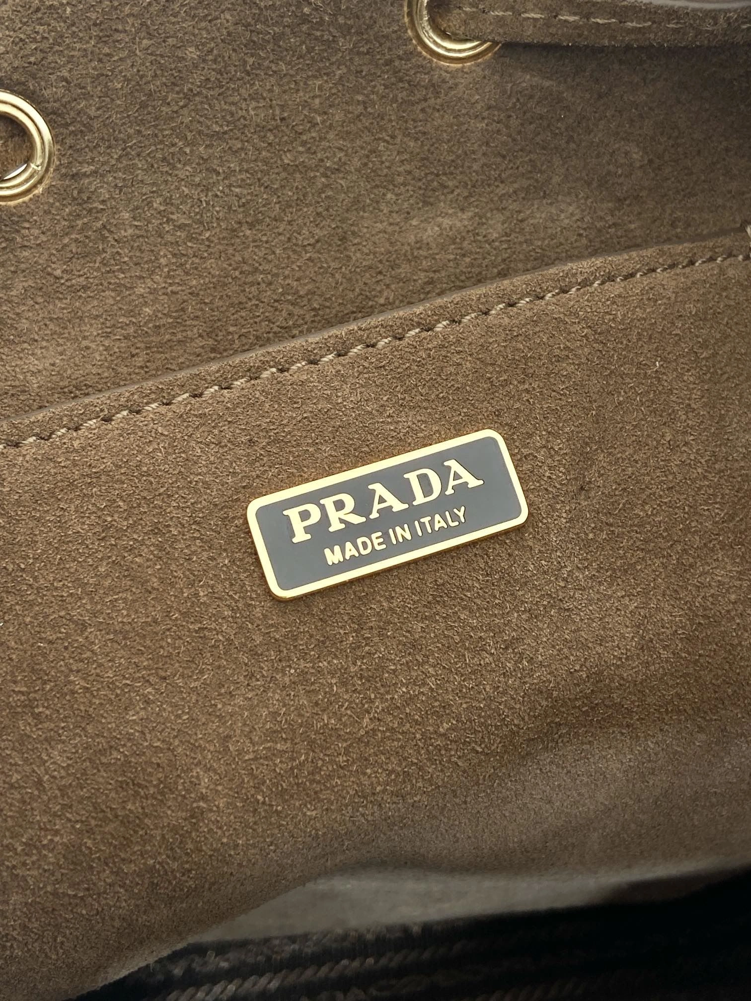 Prada Bucket Bags 4099A-0472