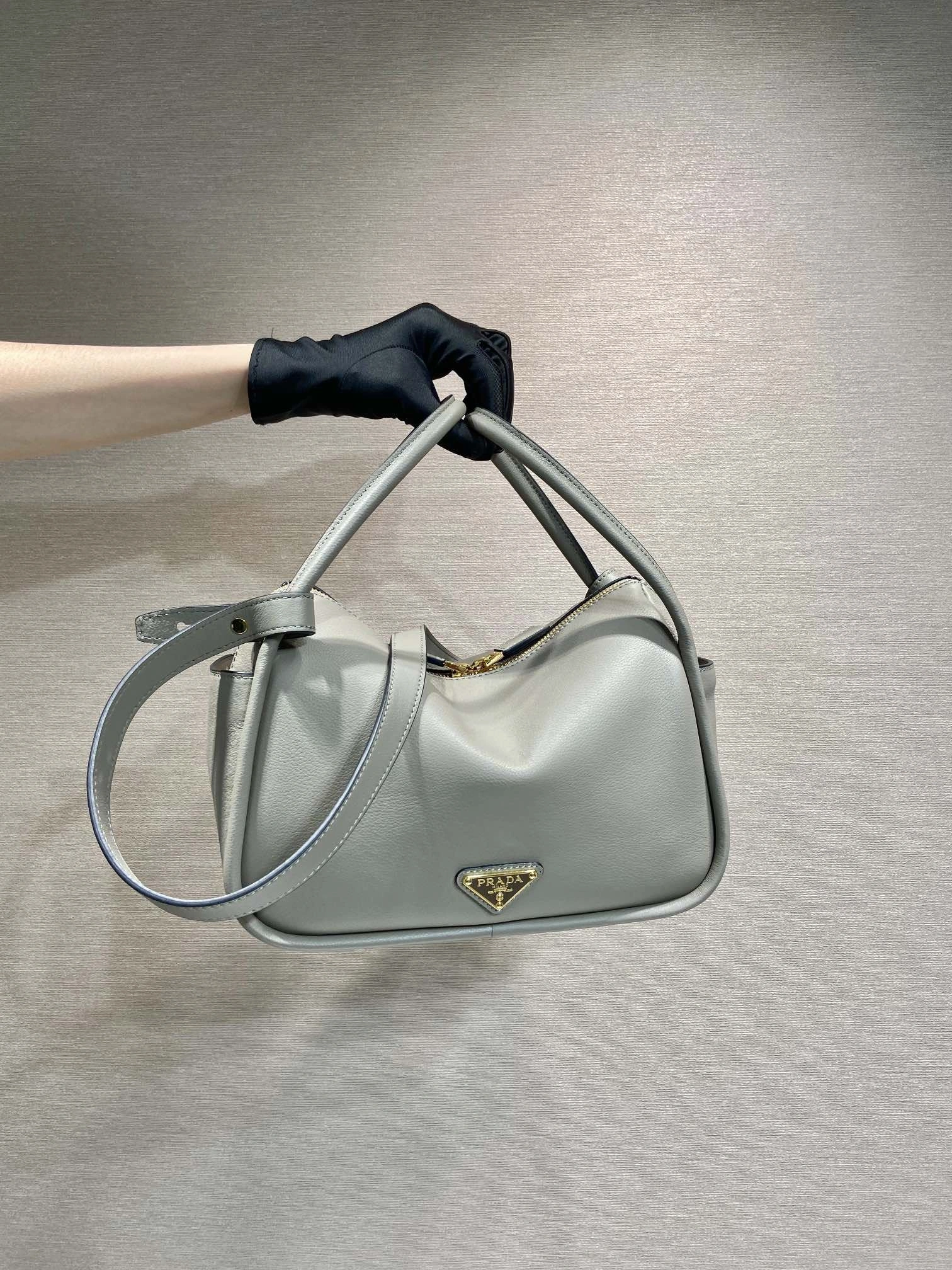 Prada Top Handle Bags 4099A-0498