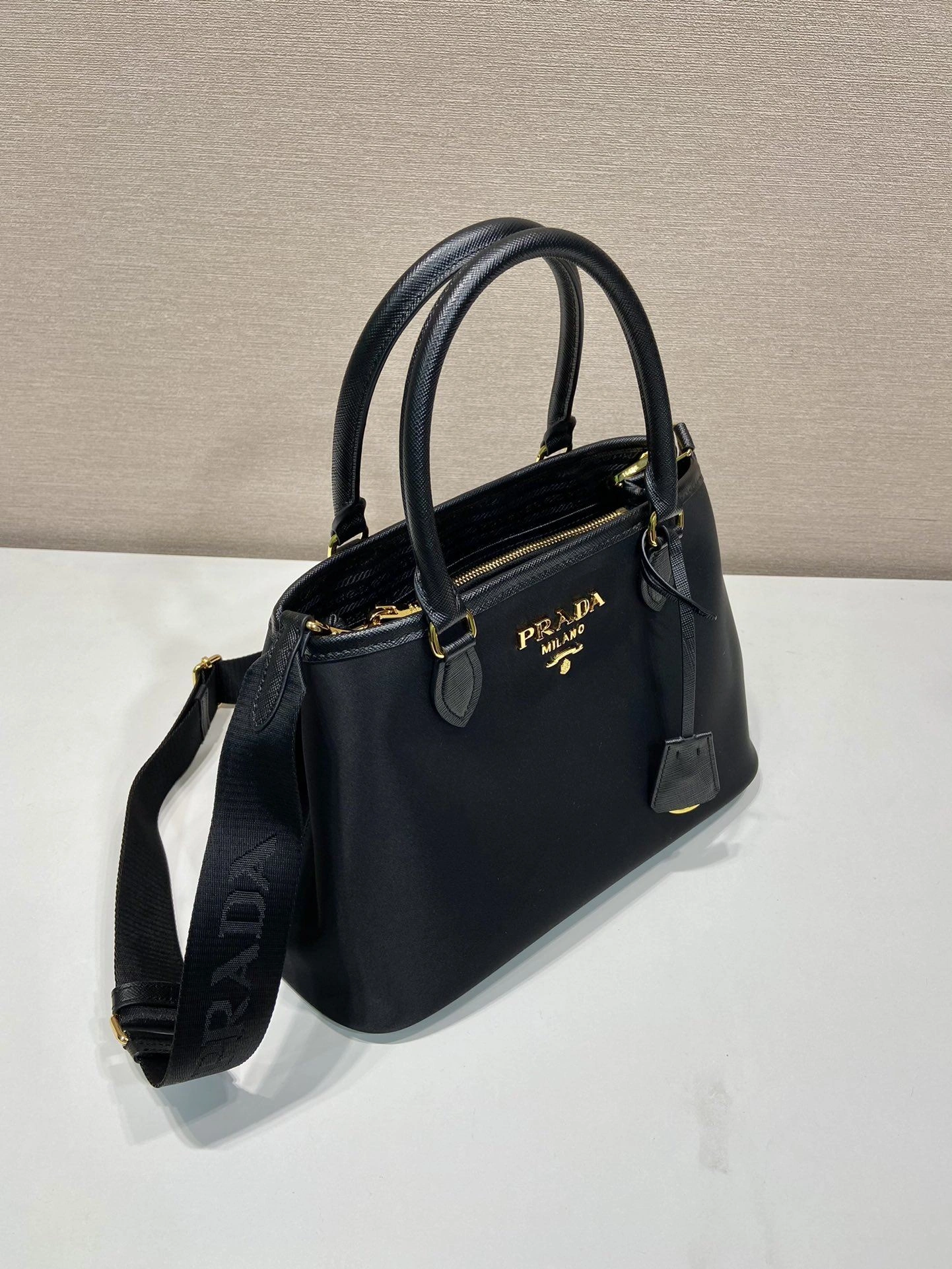 Prada Top Handle Bags 4099A-0559