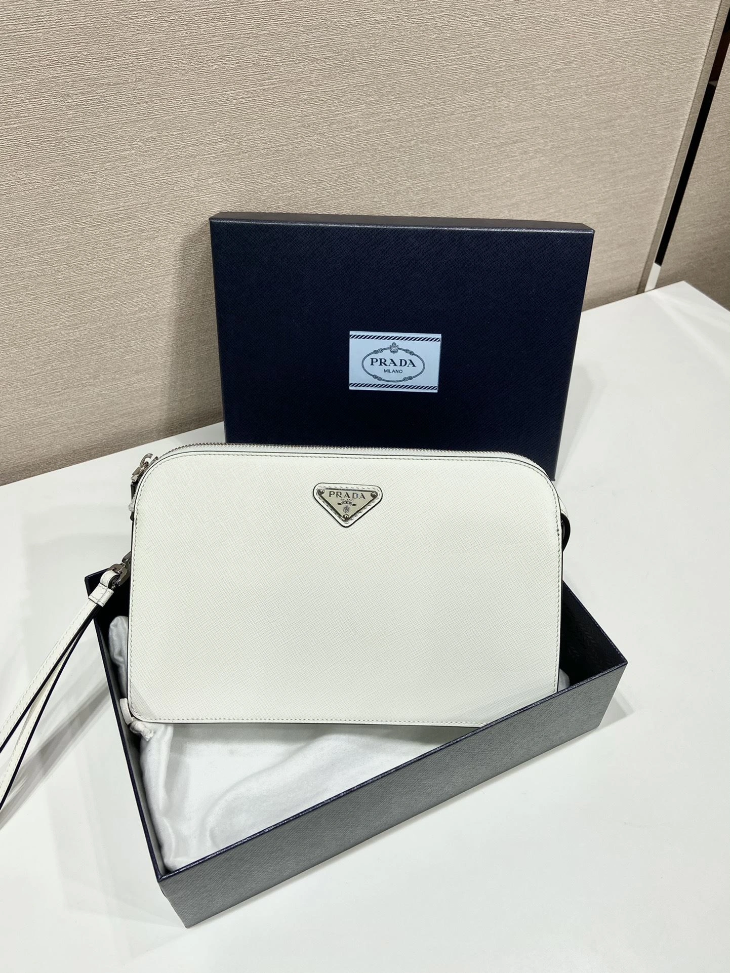 Prada Clutch Bags 4099A-0587