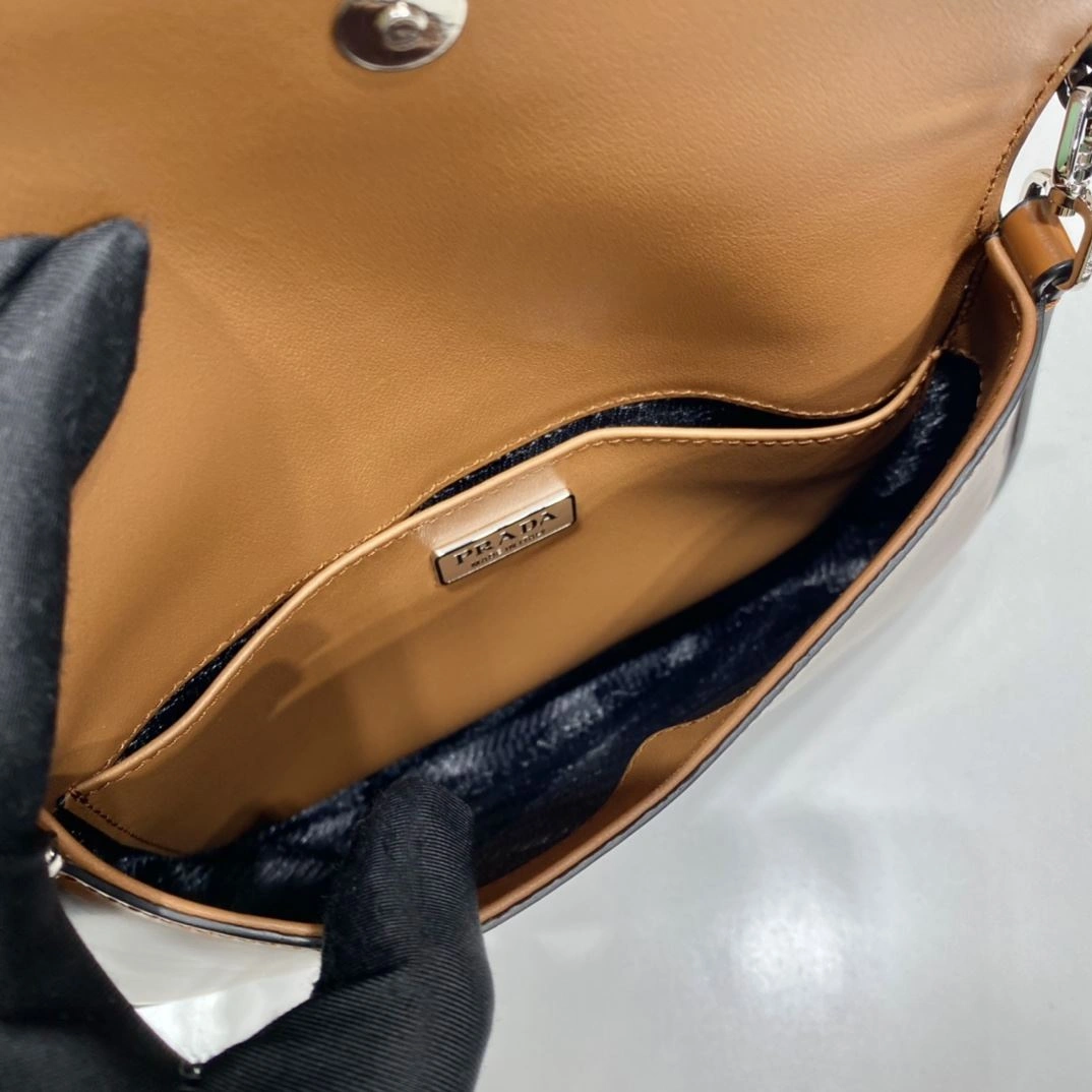 Prada Top Handle Bags 4099A-0610