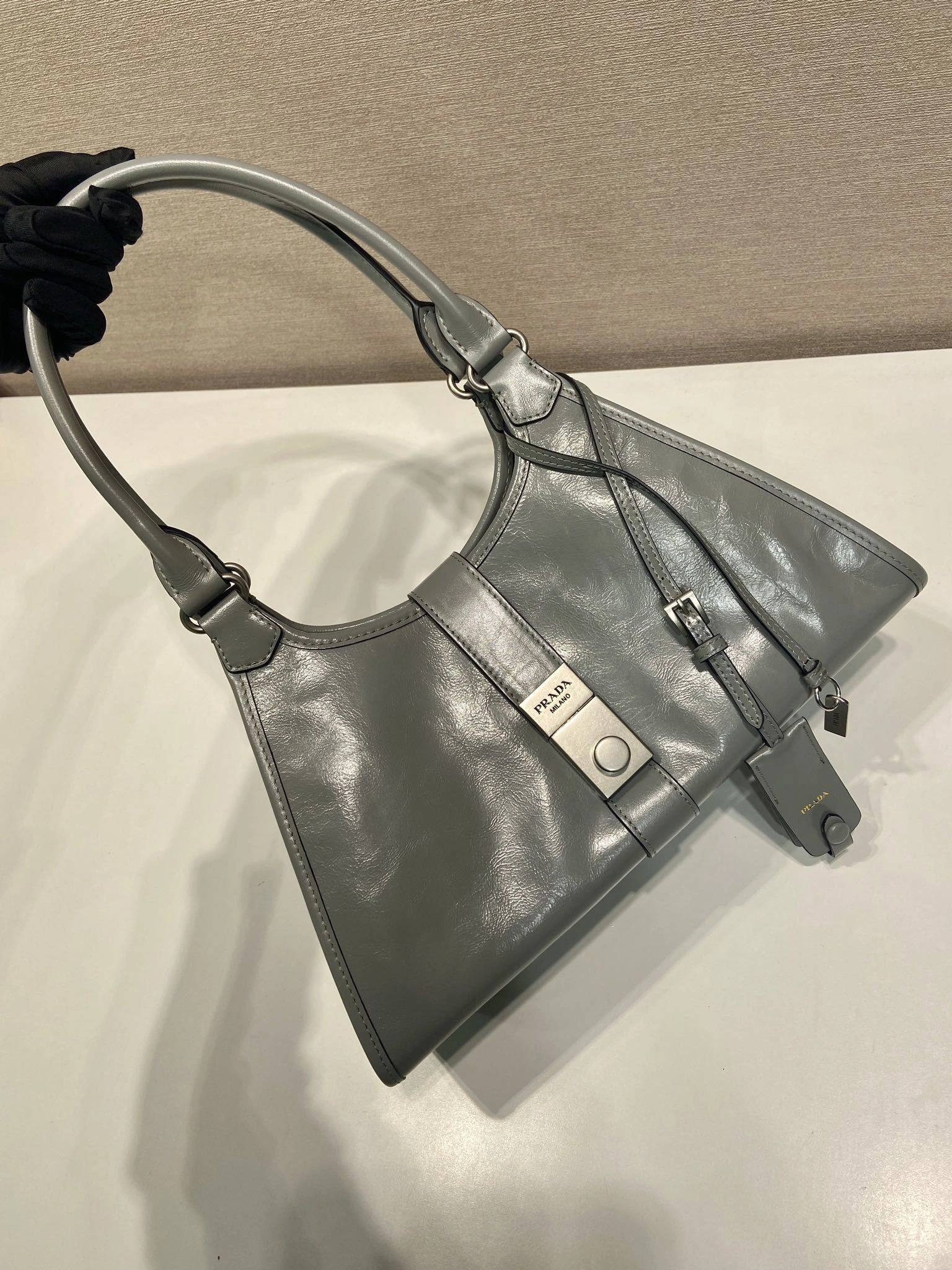 Prada Top Handle Bags 4099A-0631