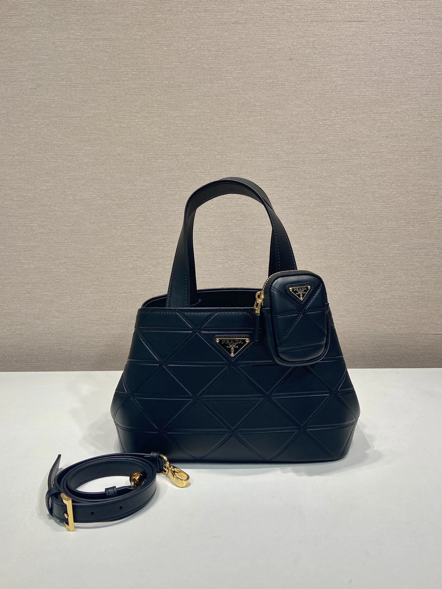 Prada Top Handle Bags 4099A-0706