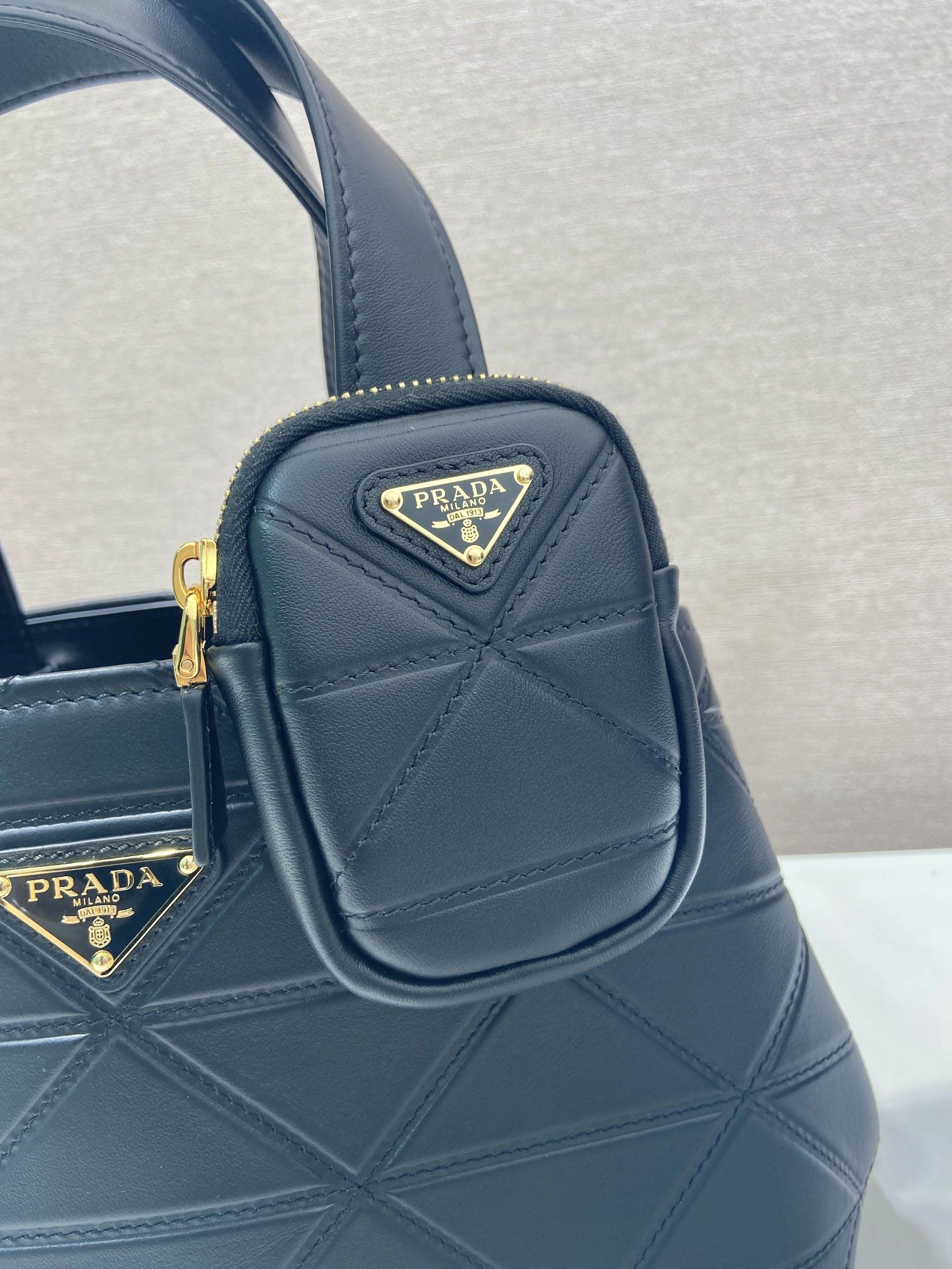 Prada Top Handle Bags 4099A-0706