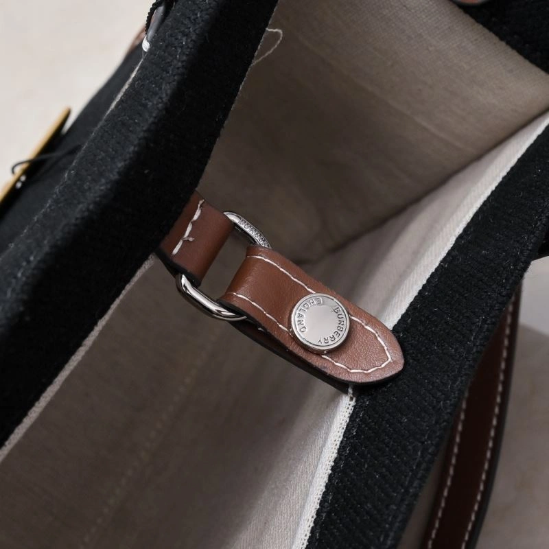 Burberry Shopping Bags 4101C-2767