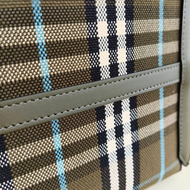 Burberry Shopping Bags 4115-0047