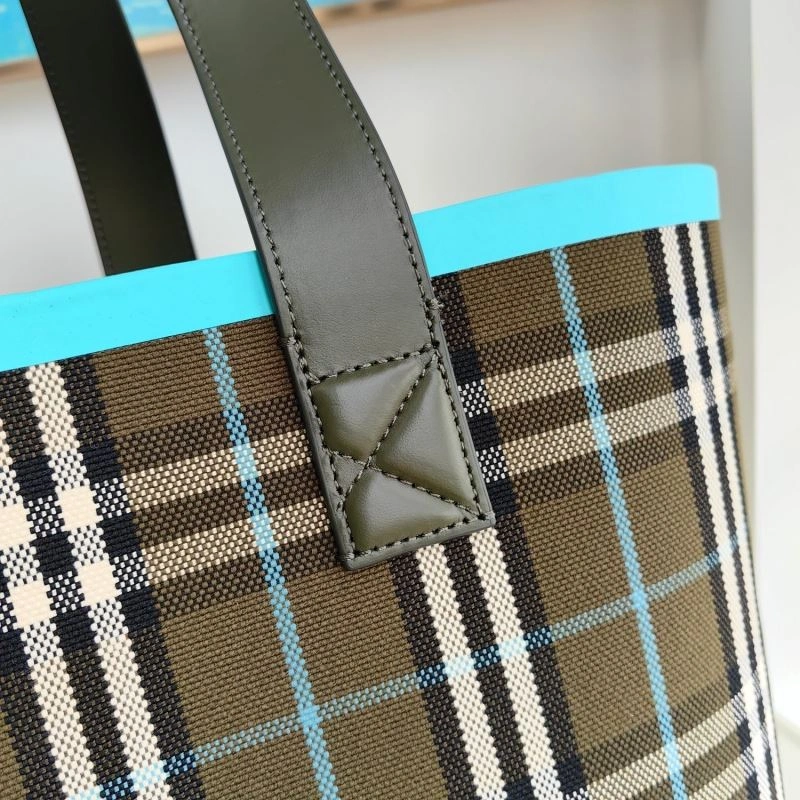 Burberry Shopping Bags 4115-0047