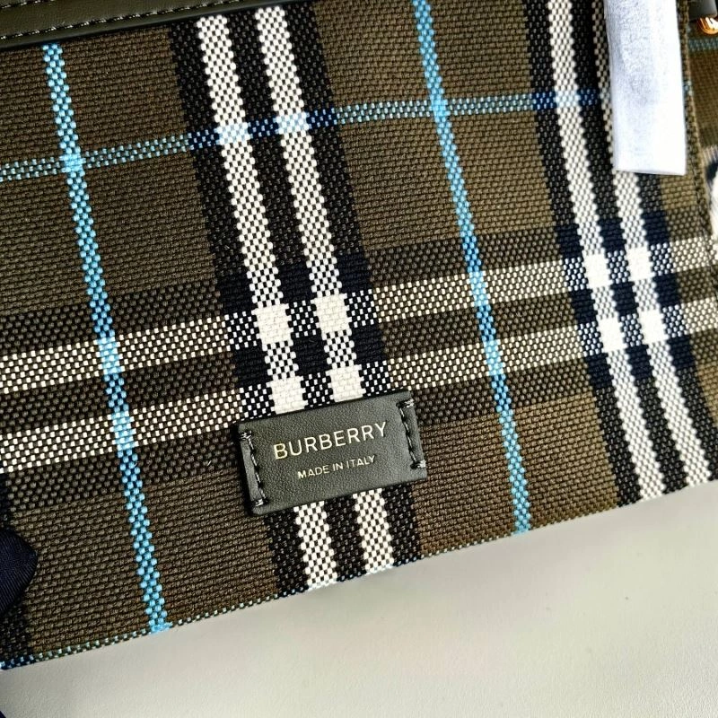 Burberry Shopping Bags 4115-0047
