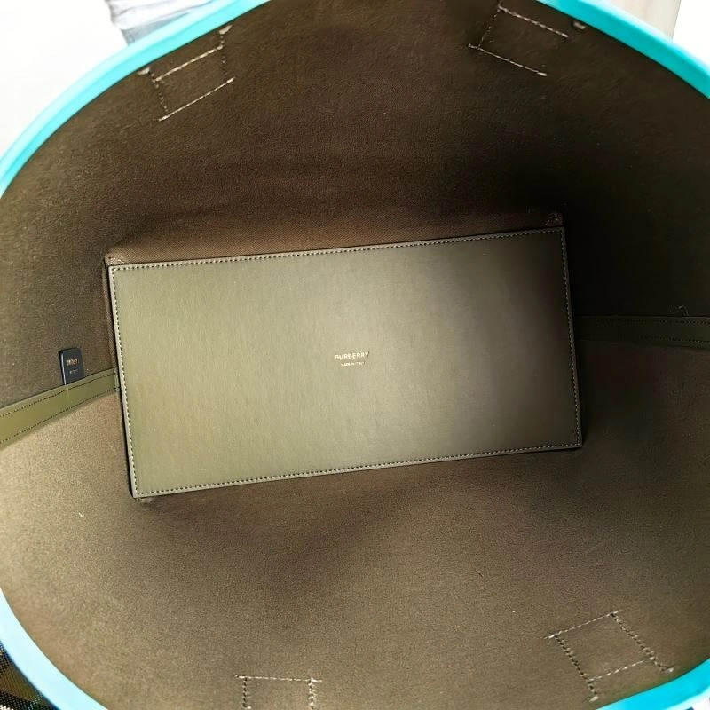 Burberry Shopping Bags 4115-0047