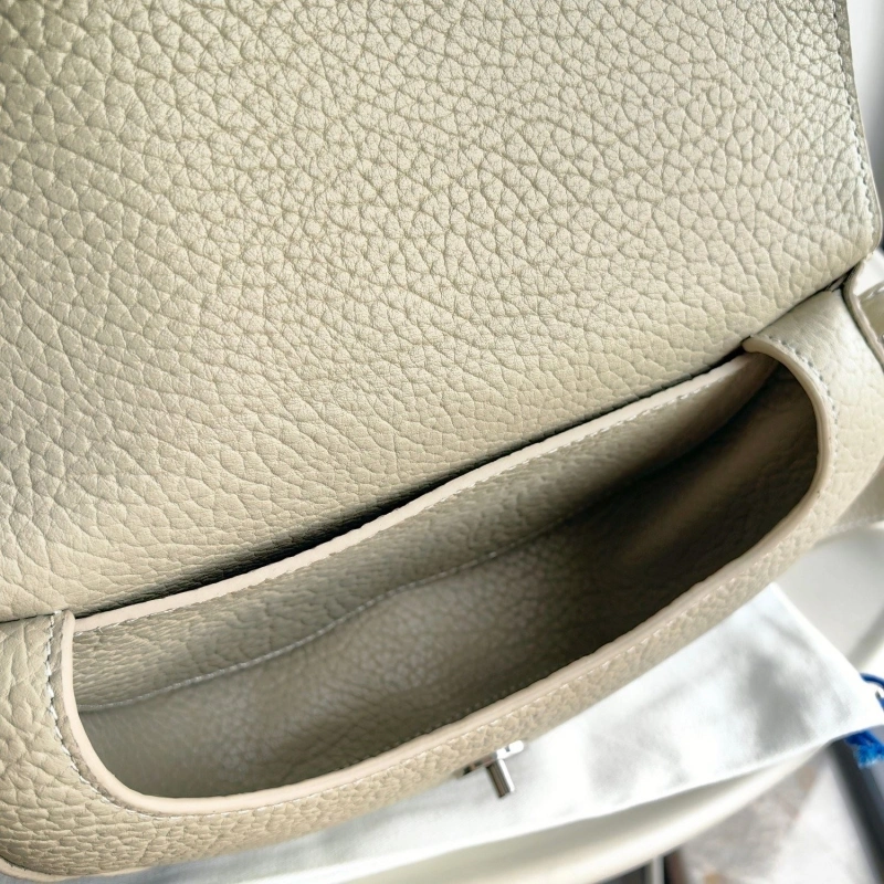 Burberry Top Handle Bags 4115A-0015