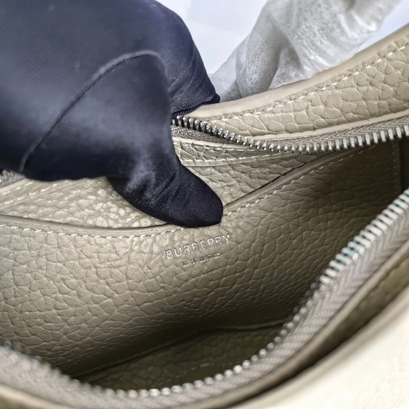 Burberry Top Handle Bags 4115A-0018