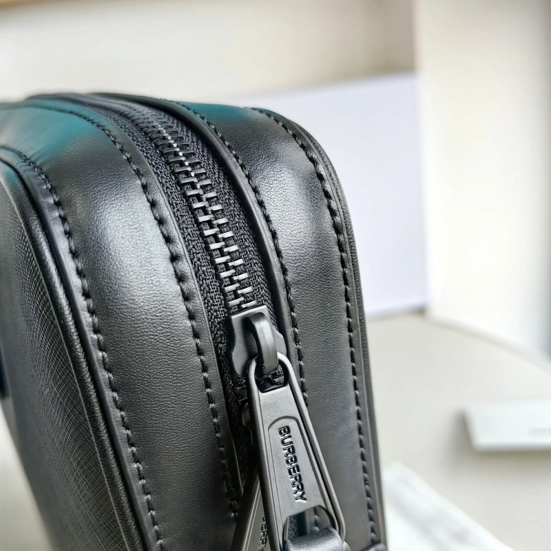 Mens Burberry Briefcases 4115A-0037