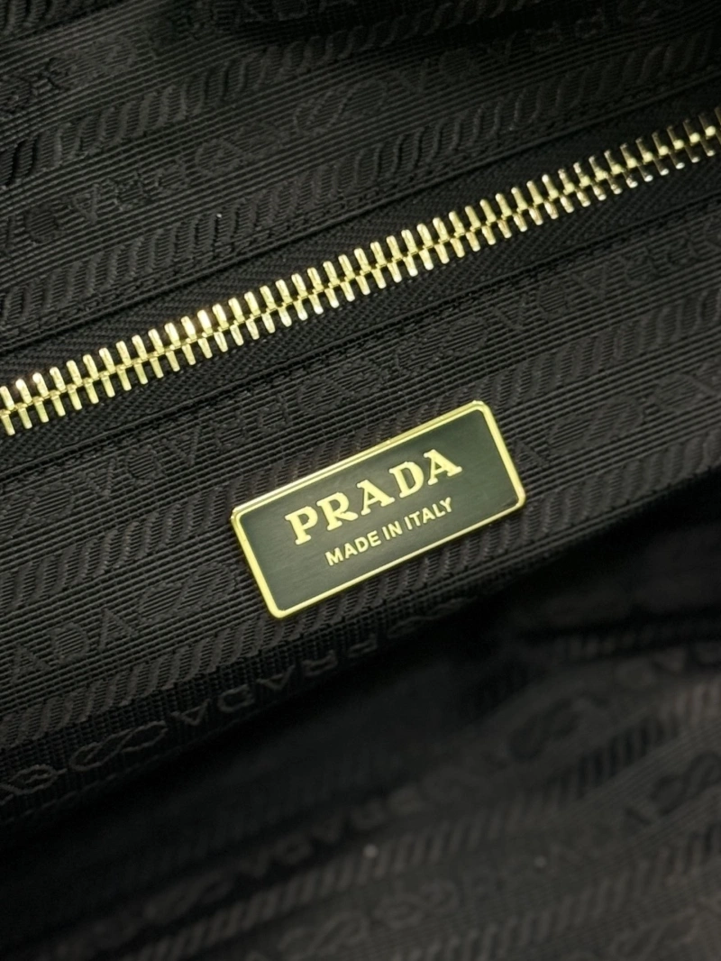 Pra*a travel bags 4135f-0153