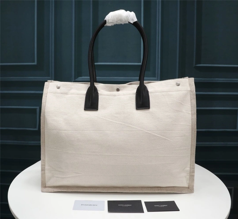 Burberry Shopping Bags 4140-0097