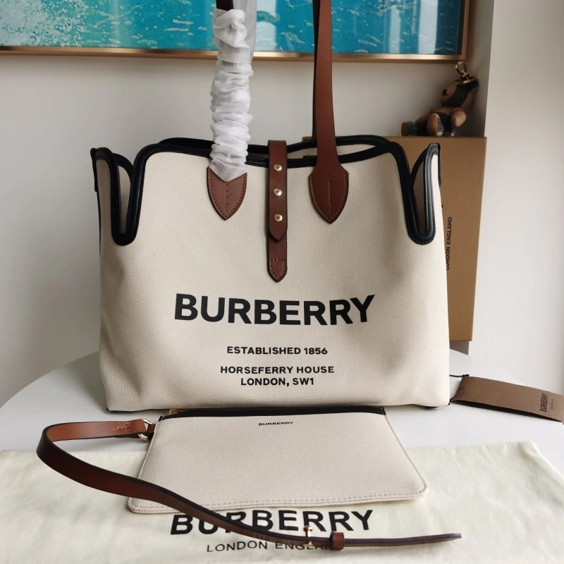 Burberry Shopping Bags 4140-0151