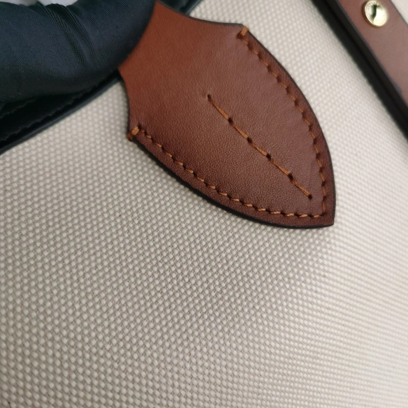 Burberry Shopping Bags 4140-0151