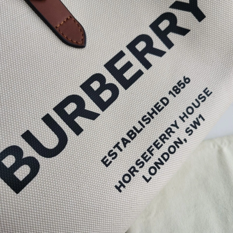 Burberry Shopping Bags 4140-0151