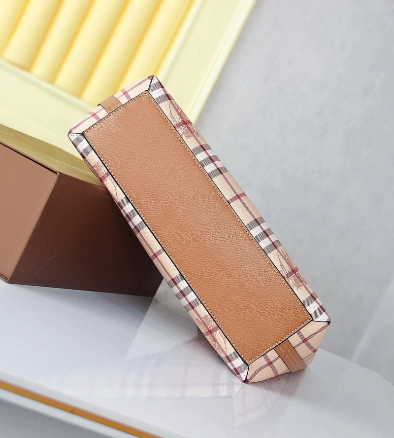 Burberry Shopping Bags 4140-0302