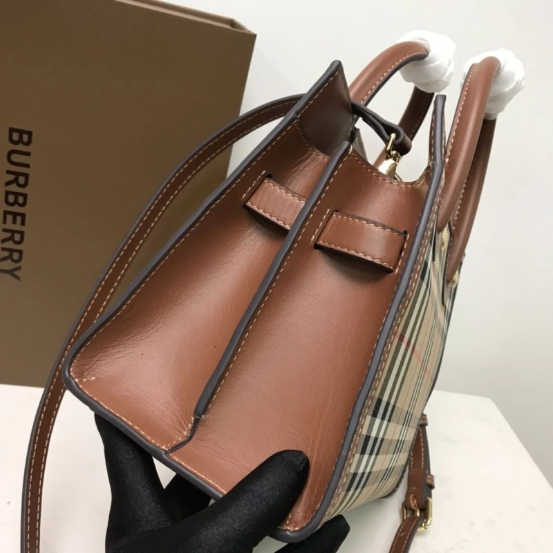 Burberry Shopping Bags 4140-0360