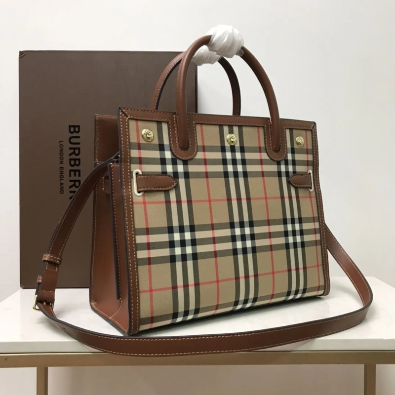 Burberry Shopping Bags 4140-0361